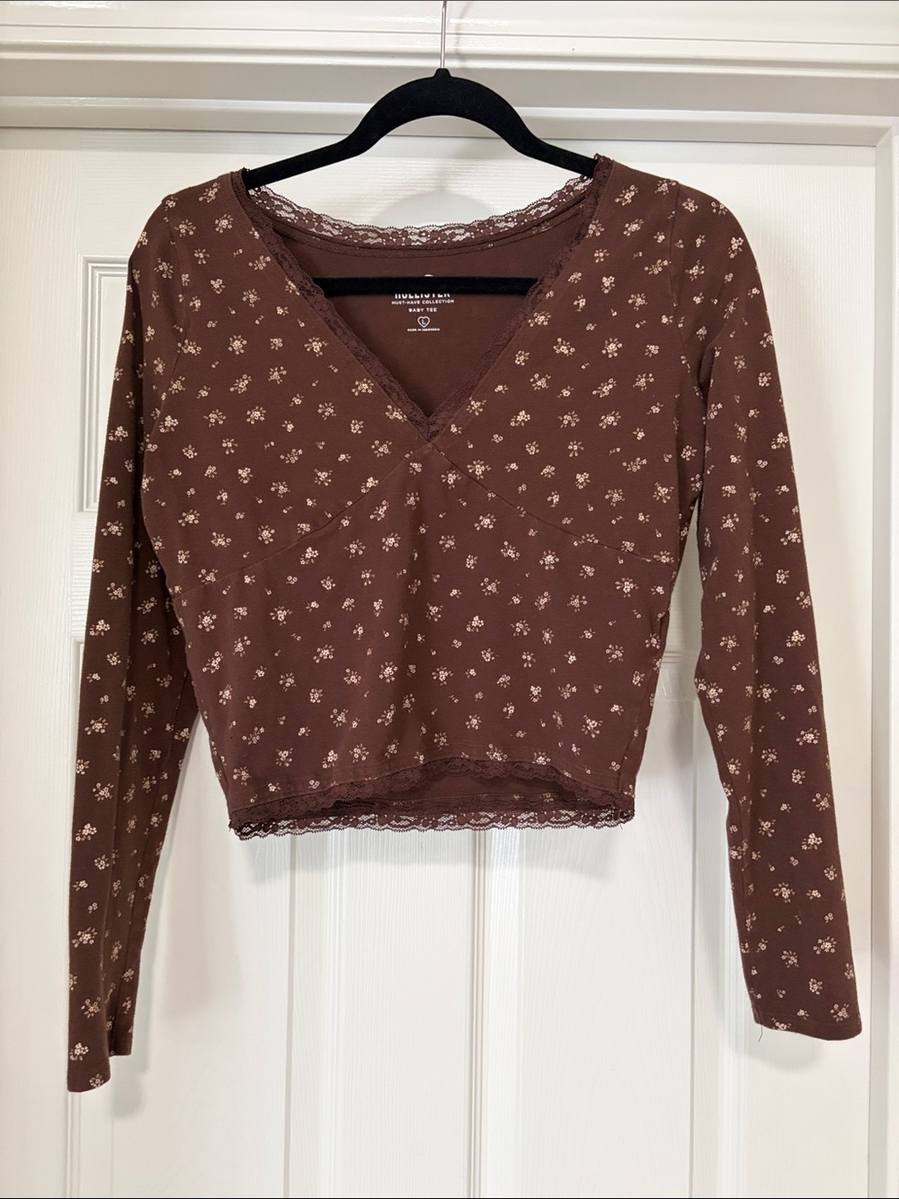 Hollister Brown Floral V-Neck Lace Trim Long Sleeve Baby Tee